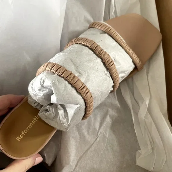 NEW reformation Assunta Strappy Block Heels in serenade size 7.5 - Picture 4 of 6